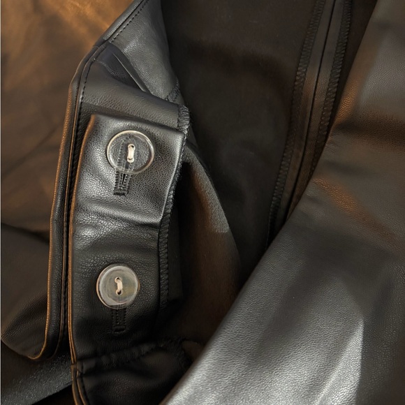 Sleek Black faux leather women’s skirt - Picture 6 of 7